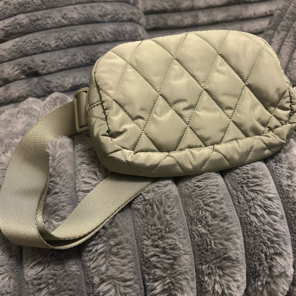 Vera Bradley crossbody/belt Bag